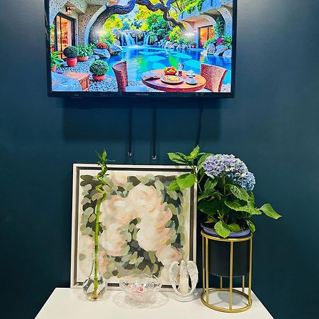 Fancy Studio Private Entrance Selden Bagian luar foto