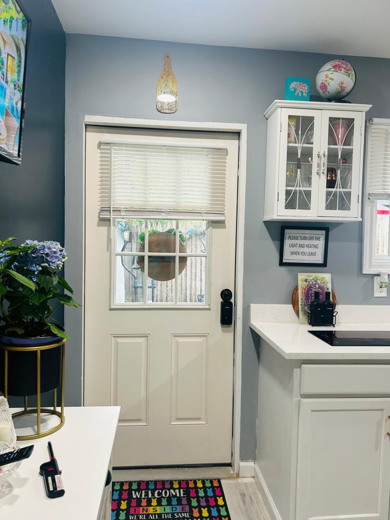 Fancy Studio Private Entrance Selden Bagian luar foto